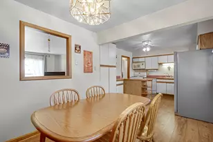 141 Monticello Dr, Dyer, IN 46311 - Photo 4