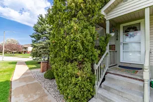 2104 Terrace Dr, Highland, IN 46322 - Photo 4