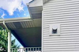 2104 Terrace Dr, Highland, IN 46322 - Photo 2