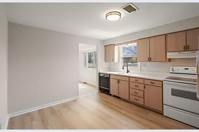 947 Iroquois Drive, Crown Point, IN 46307 - Photo 8