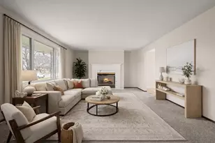 947 Iroquois Dr, Crown Point, IN 46307 - Photo 2