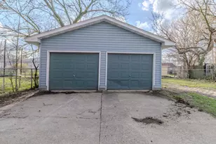 2812 Dekalb St, Lake Station, IN 46405 - Photo 4