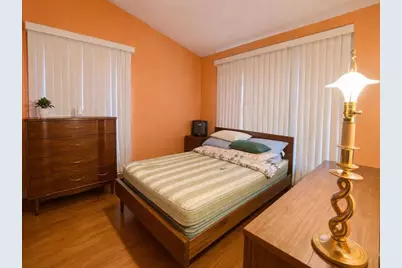 8210 Lakewood Avenue, Gary, IN 46403 - Photo 10