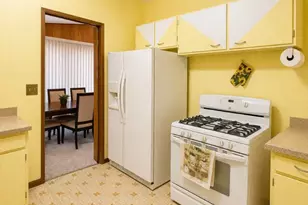 8210 Lakewood Ave, Gary, IN 46403 - Photo 4