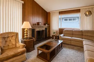 8210 Lakewood Ave, Gary, IN 46403 - Photo 6