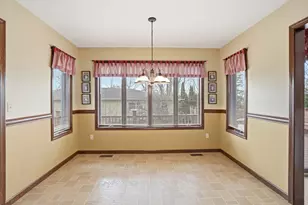 3921 Bonnie Dr, Crown Point, IN 46307 - Photo 12