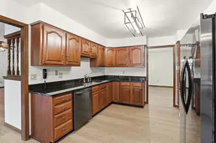 3921 Bonnie Dr, Crown Point, IN 46307 - Photo 16