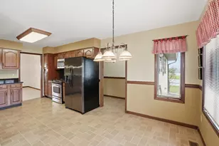 3921 Bonnie Dr, Crown Point, IN 46307 - Photo 10