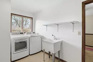 3921 Bonnie Dr, Crown Point, IN 46307 - Photo 16