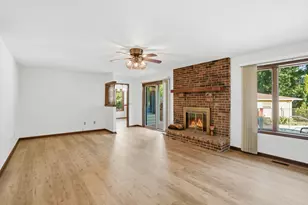 3921 Bonnie Dr, Crown Point, IN 46307 - Photo 8