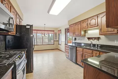 3921 Bonnie Drive, Crown Point, IN 46307 - Photo 8