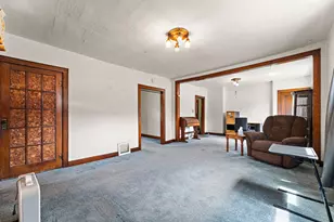 214 Center St, Valparaiso, IN 46385 - Photo 4