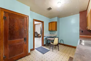 214 Center St, Valparaiso, IN 46385 - Photo 8