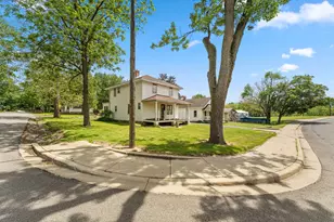 214 Center St, Valparaiso, IN 46385 - Photo 28