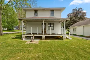 214 Center St, Valparaiso, IN 46385 - Photo 1