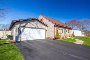 213 E Jefferson St, Westville, IN 46391 - Photo 2