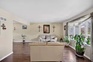 847 Appletree Dr, Schererville, IN 46375 - Photo 4