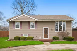 3726 W 79th Ave, Merrillville, IN 46410 - Photo 2