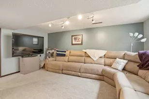 3726 W 79th Ave, Merrillville, IN 46410 - Photo 8