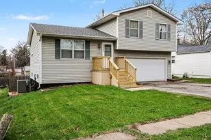 2734 Locust St, Portage, IN 46368 - Photo 2