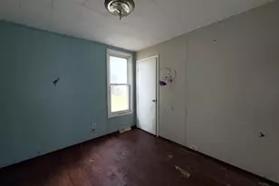 302 G St, La Porte, IN 46350 - Photo 10