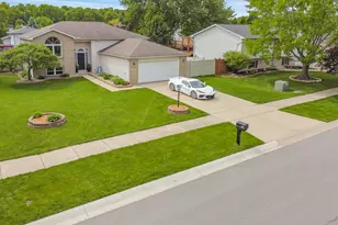 1367 Dixon Pkwy, Chesterton, IN 46304 - Photo 2
