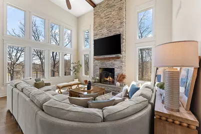 359 W Sandhurst Drive, Valparaiso, IN 46385 - Photo 6