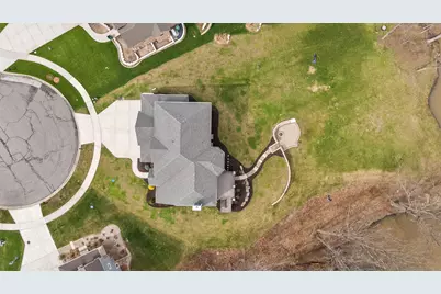 359 W Sandhurst Drive, Valparaiso, IN 46385 - Photo 44