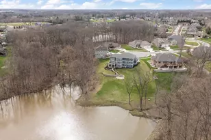 359 W Sandhurst Dr, Valparaiso, IN 46385 - Photo 46