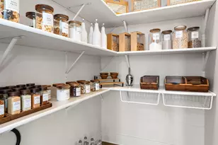 359 W Sandhurst Dr, Valparaiso, IN 46385 - Photo 14