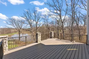 359 W Sandhurst Dr, Valparaiso, IN 46385 - Photo 38