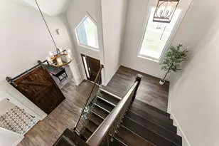 359 W Sandhurst Dr, Valparaiso, IN 46385 - Photo 22