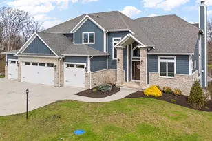 359 W Sandhurst Dr, Valparaiso, IN 46385 - Photo 2