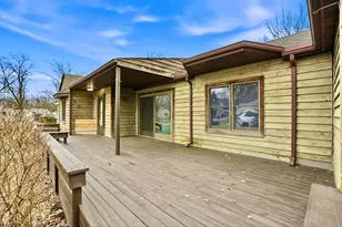 1107 W 62nd Pl, Merrillville, IN 46410 - Photo 2