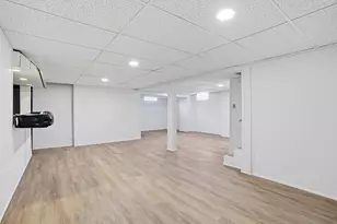 1107 W 62nd Pl, Merrillville, IN 46410 - Photo 16