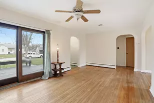 1107 W 62nd Pl, Merrillville, IN 46410 - Photo 8