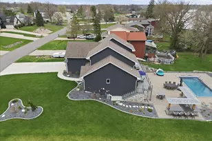 2501 E Lakeshore Dr, Crown Point, IN 46307 - Photo 56