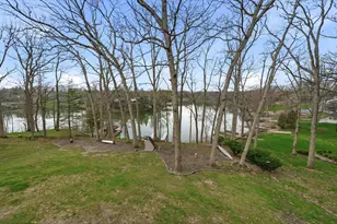 438 Scarborough Rd, Valparaiso, IN 46385 - Photo 40