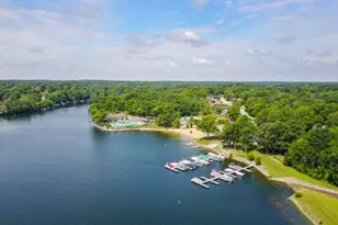 438 Scarborough Rd, Valparaiso, IN 46385 - Photo 50