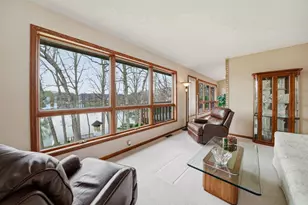 438 Scarborough Rd, Valparaiso, IN 46385 - Photo 10