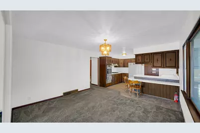 618 S Wisconsin Street, Hobart, IN 46342 - Photo 6