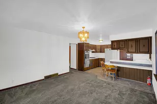 618 S Wisconsin St, Hobart, IN 46342 - Photo 6