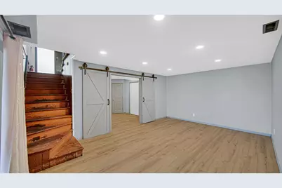 618 S Wisconsin Street, Hobart, IN 46342 - Photo 16