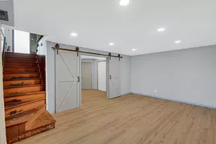 618 S Wisconsin St, Hobart, IN 46342 - Photo 16