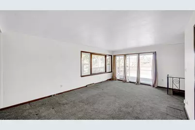 618 S Wisconsin Street, Hobart, IN 46342 - Photo 4