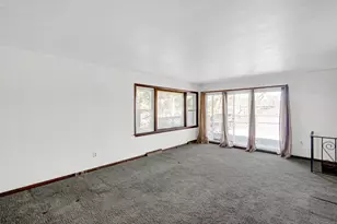 618 S Wisconsin St, Hobart, IN 46342 - Photo 4