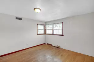 618 S Wisconsin St, Hobart, IN 46342 - Photo 14