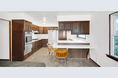 618 S Wisconsin Street, Hobart, IN 46342 - Photo 8