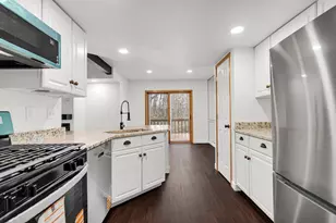 3808 Chimney Hill Dr, Valparaiso, IN 46383 - Photo 8