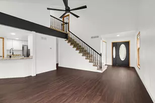 3808 Chimney Hill Dr, Valparaiso, IN 46383 - Photo 4